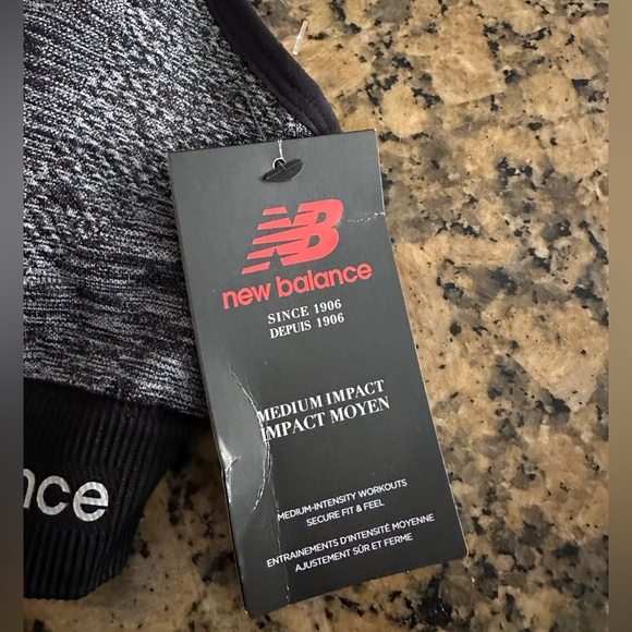 NWT New Balance medium intensity sports bra in black in size L - Picture 4 of 5